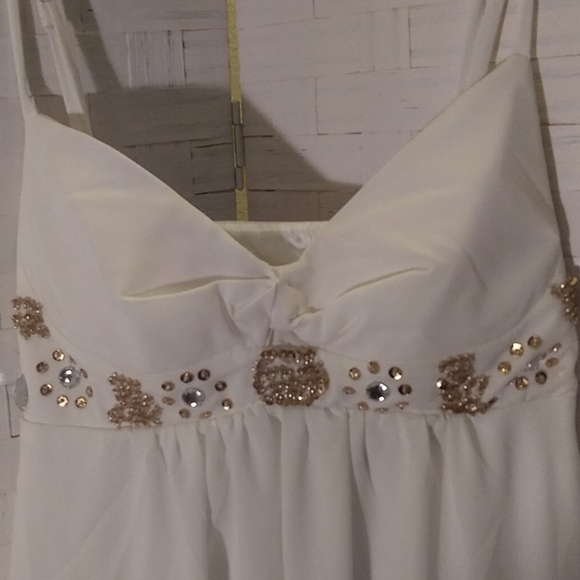 White Embellished Evening / Special Occasion - Picture 9 of 12